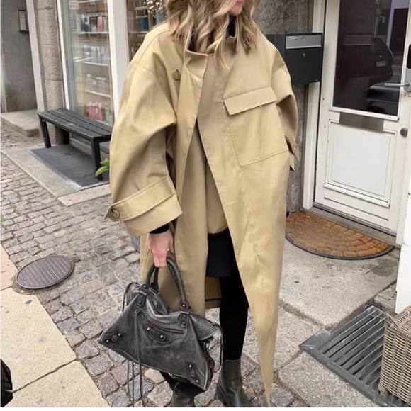 Oversized Two tone trench coat - Picture 5 of 8